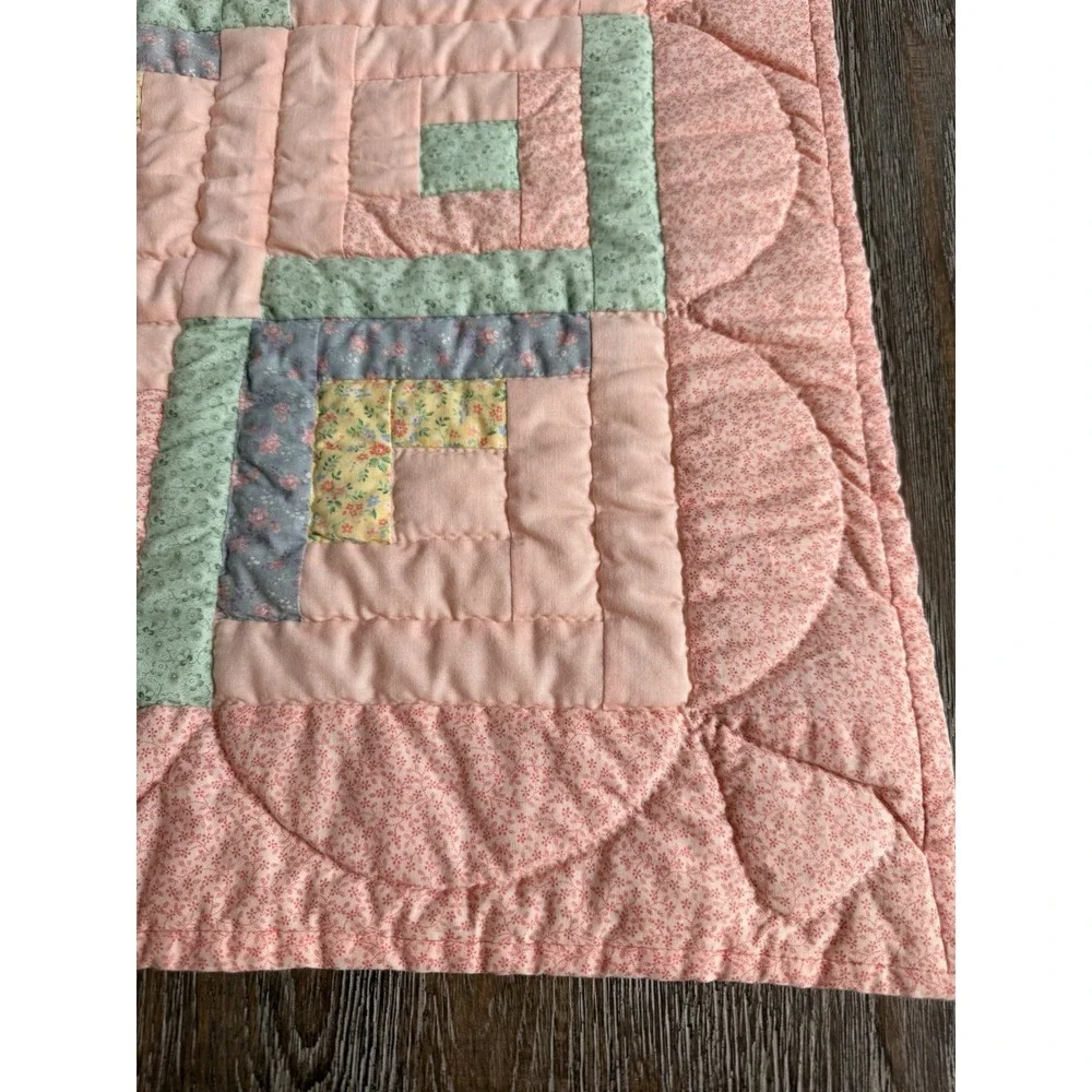Amish Baby Quilt Hand Sewn Pastel Floral Pattern Cream Back 26x38 New